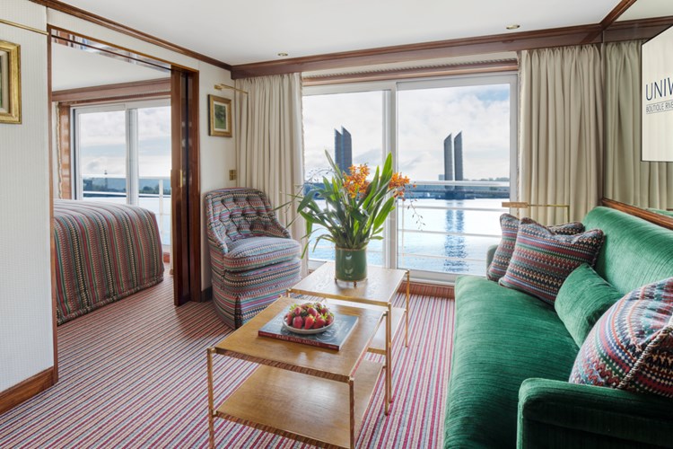 Brilliant Bordeaux *EARLY BOOKING DISCOUNT*